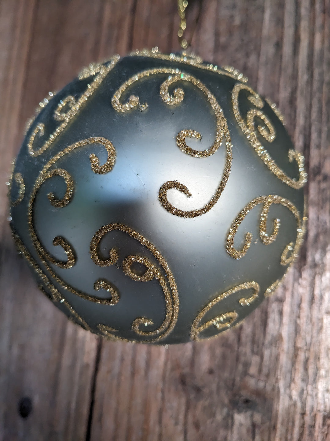 Weihnachtskugel grün gold