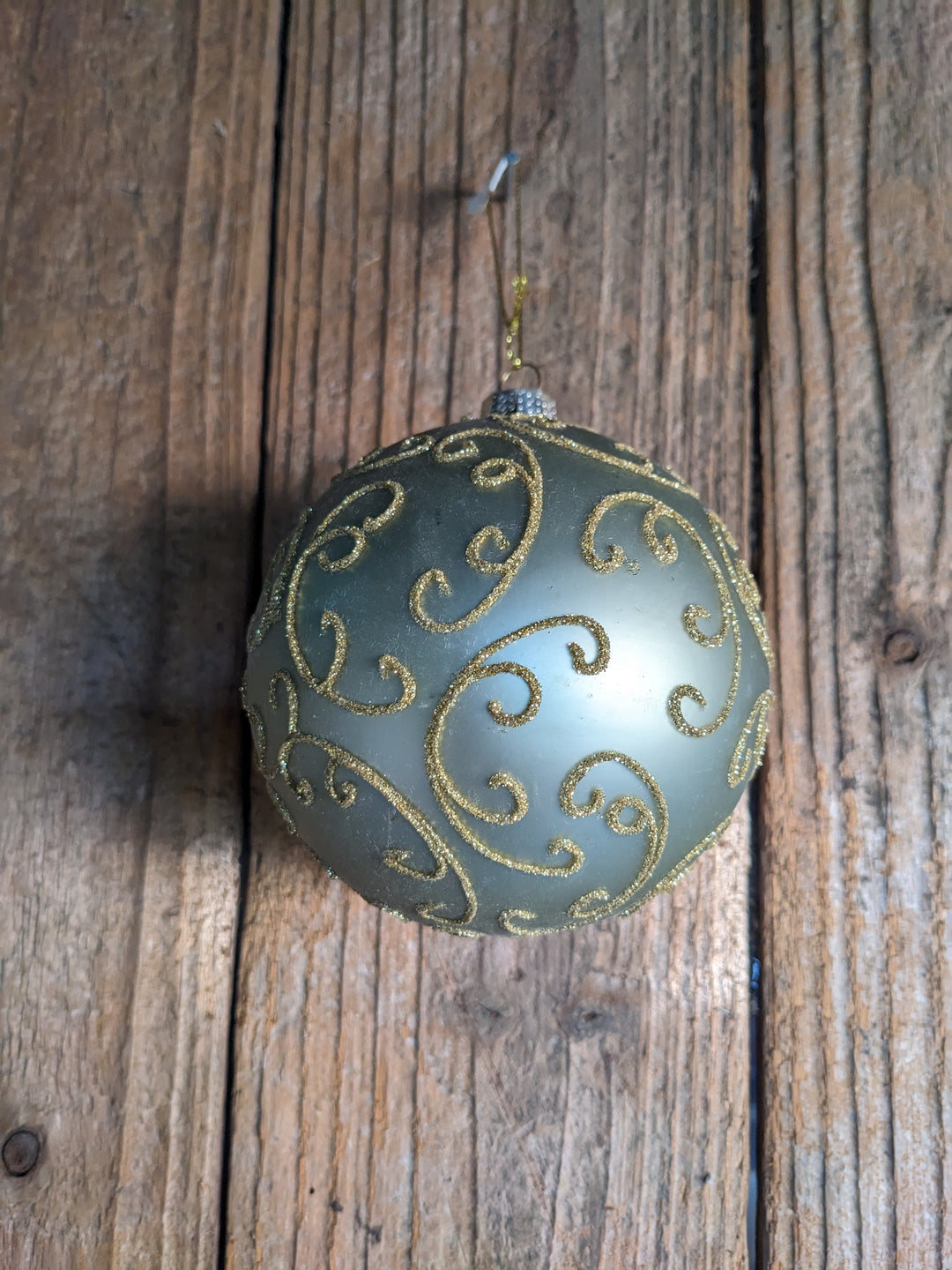 Weihnachtskugel grün gold