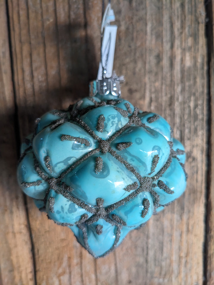 Weihnachtskugel Rautenmuster Tropfenform mint