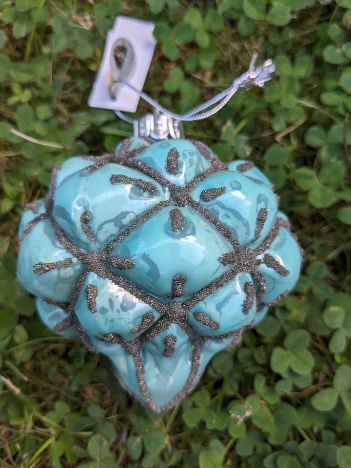 Weihnachtskugel Rautenmuster Tropfenform mint