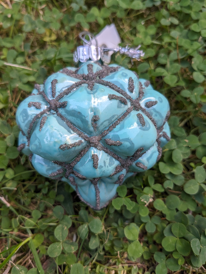 Weihnachtskugel Rautenmuster Tropfenform mint