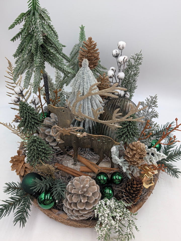 Weihnachtsgesteck Hirsch Teelicht Bäume