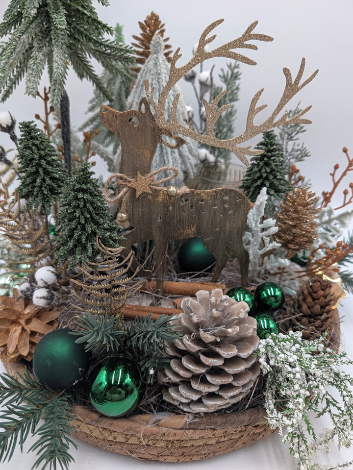 Weihnachtsgesteck Hirsch Teelicht Bäume