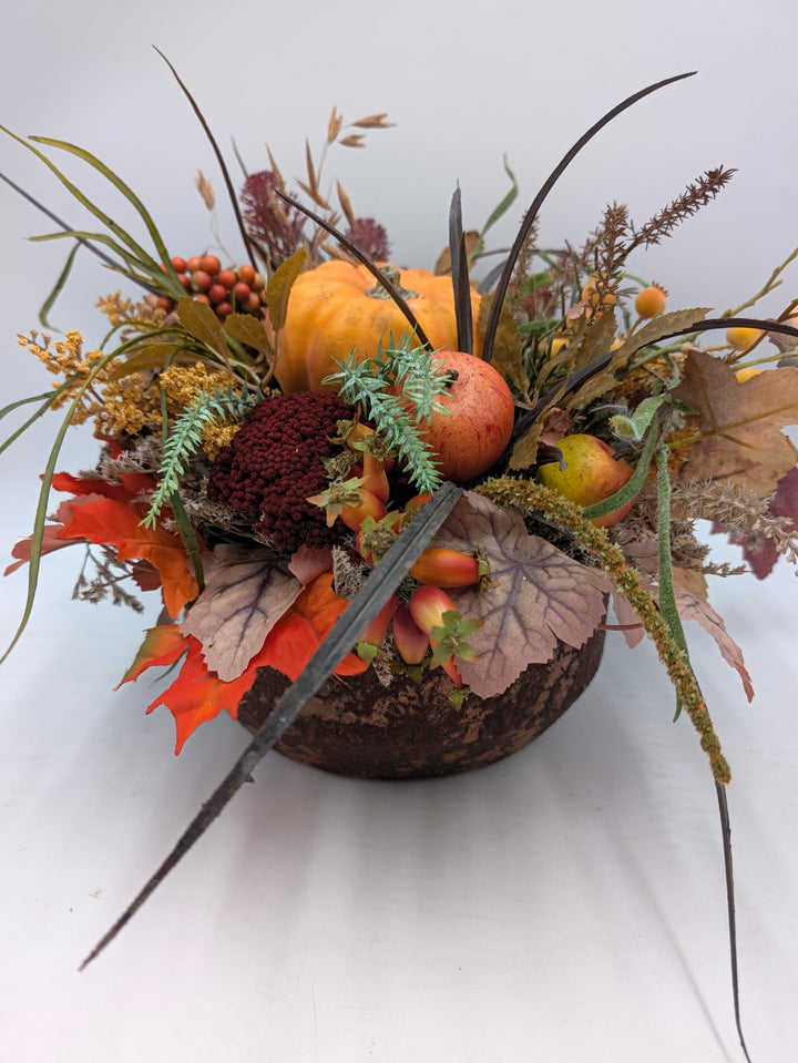Herbstgesteck Kürbis Beeren Rost Äpfel orange
