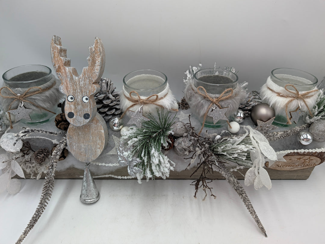 Weihnachtsgesteck Elch Teelichter Zapfen silber