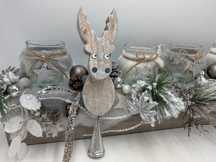 Weihnachtsgesteck Elch Teelichter Zapfen silber