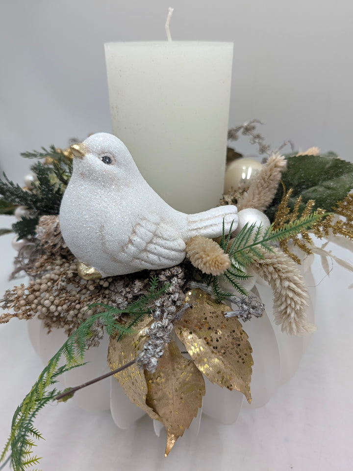Wintergesteck Vogel Gräser Zapfen gold weiss