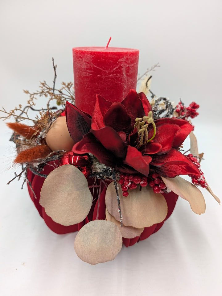 Weihnachtsgesteck Amaryllis Beeren Gräser rot