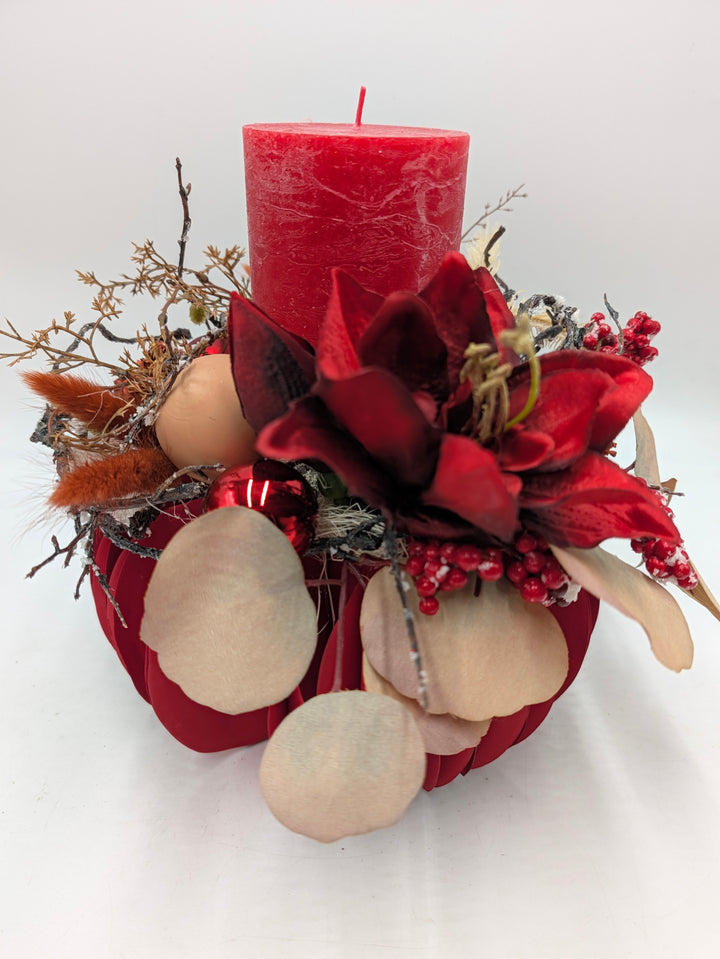 Weihnachtsgesteck Amaryllis Beeren Gräser rot
