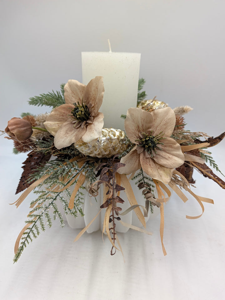 Winterkranz Christrose Zapfen braun gold weiss