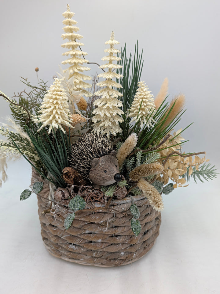 Wintergesteck Igel Bäume Gräser creme