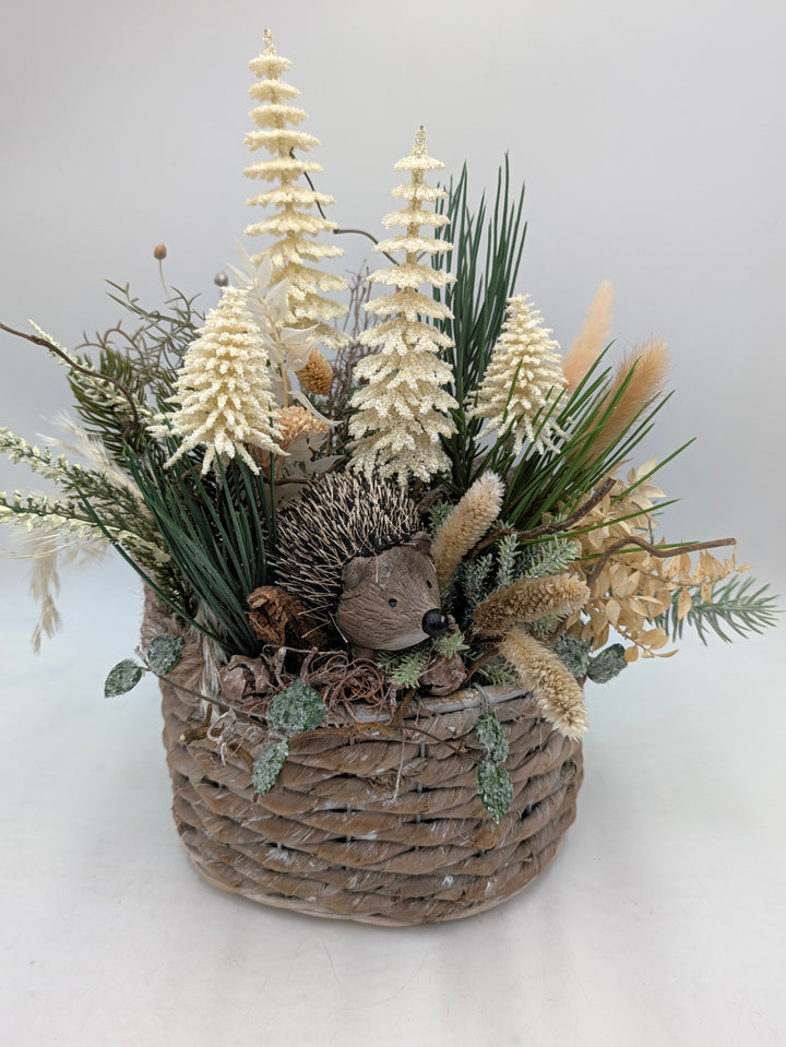 Wintergesteck Igel Bäume Gräser creme