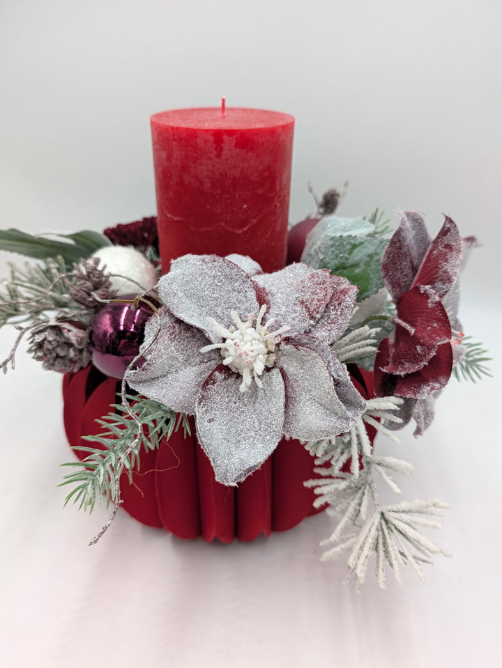 Adventsgesteck Zapfen Christrose rot lila