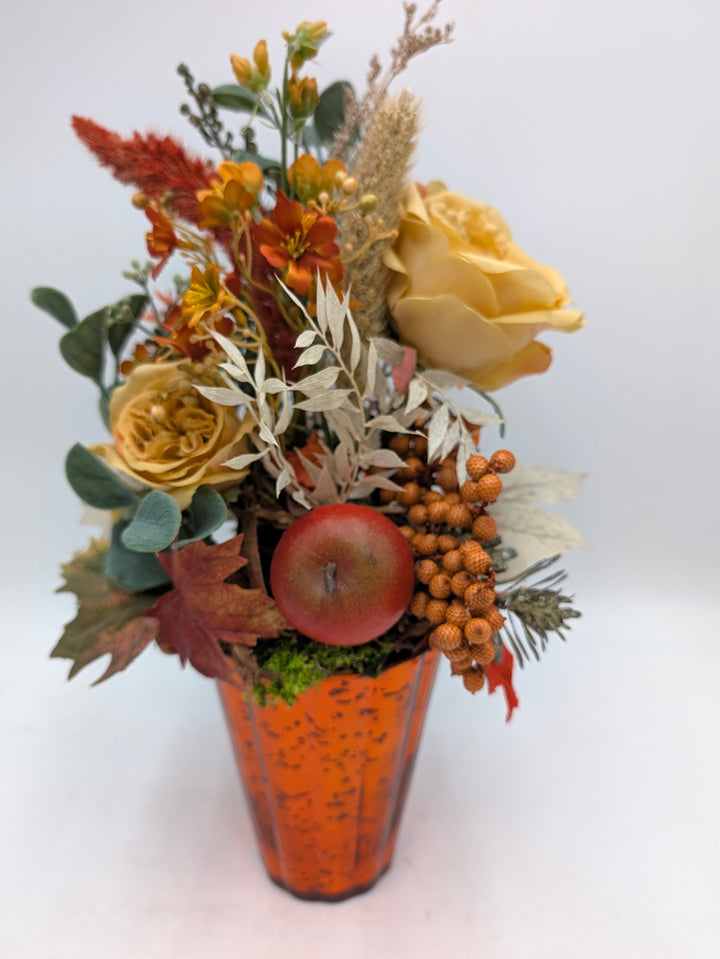 Herbstgesteck Rose Apfel Gräser orange gelb