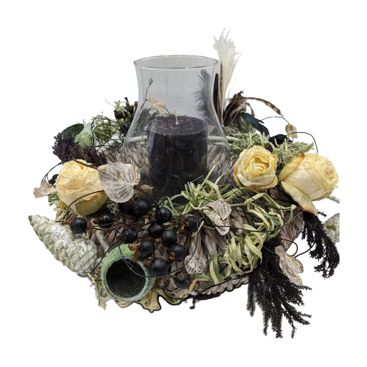 Freigestellt Herbstgesteck Windlicht Kerze Zapfen Feder Rosen schwarz creme