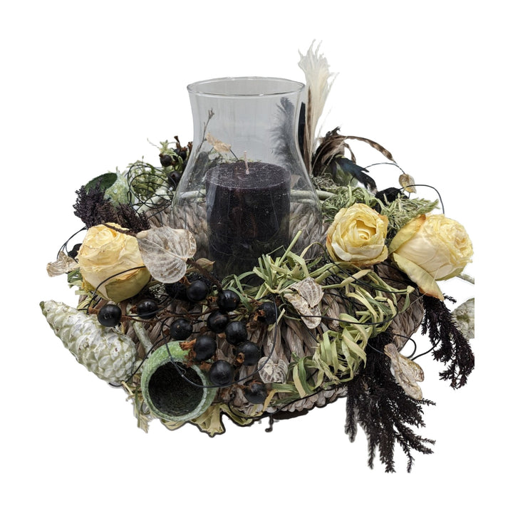 Freigestellt Herbstgesteck Windlicht Kerze Zapfen Feder Rosen schwarz creme