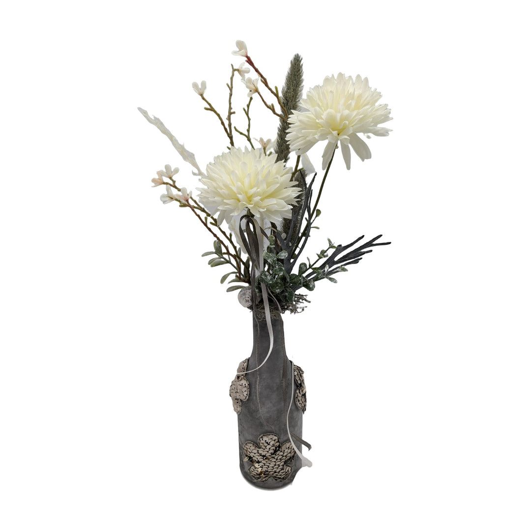 Freigestellt Sommergesteck Dahlien Gräser Schnecke weiß grau in Vase
