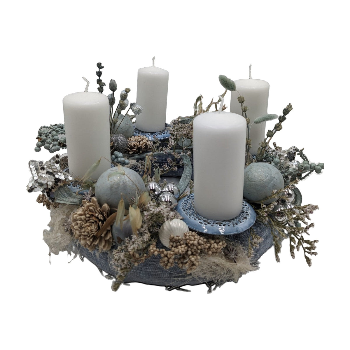 Freigestellt Weihnachtsgesteck Adventsgesteck Kranz Kerzen Kugeln Beeren Gräser mint