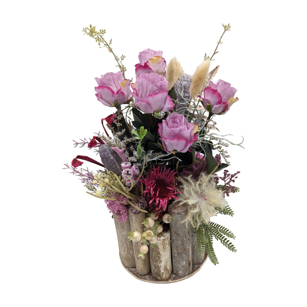 Freigestellt Sommergesteck Rosen Zapfen Beeren Gräser rosa creme