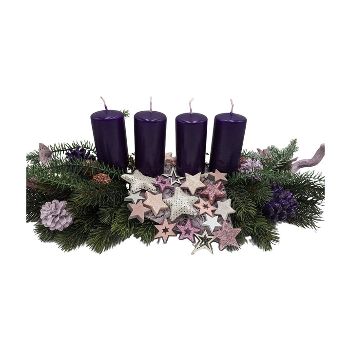 Freigestellt Adventsgesteck Kerzen Sterne Zapfen Tanne lila rosa