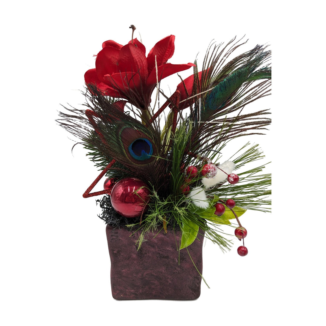 Freigestellt Weihnachtsgesteck Amaryllis Pfauenfeder Kugel rot grün