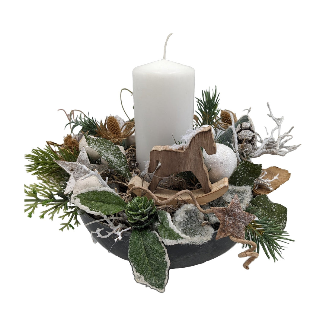 Freigestellt Weihnachtsgesteck Schaukelpferd Kugel Distel Tanne weiß grün