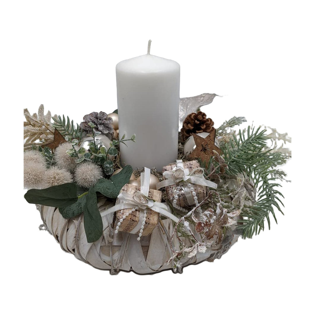 Freigestellt Weihnachtsgesteck Adventskranz Kerze Kugeln Zapfen weiß creme silber