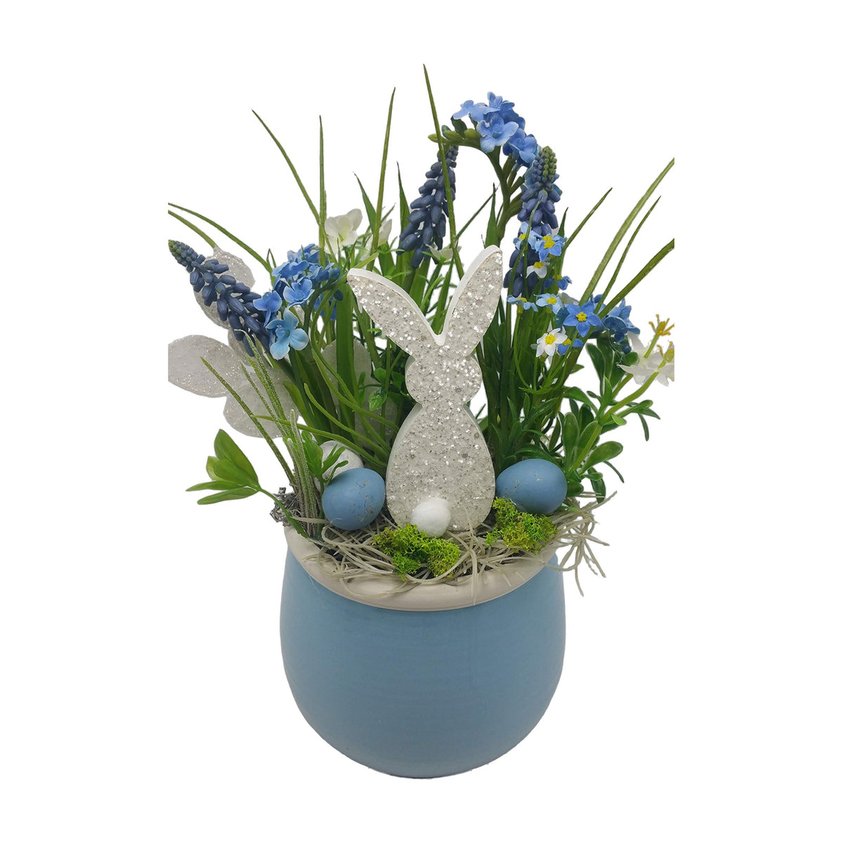 Freigestellt Seidenblumengesteck Ostern Hase Eier Traubenhyazinthen blau weiß