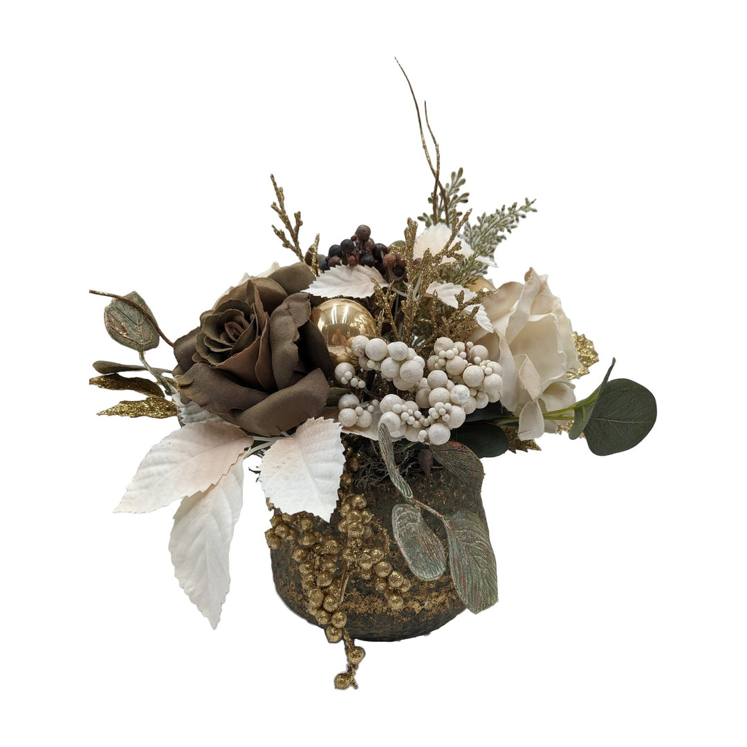 Freigestellt Weihnachtsgesteck Rosen Kugeln Beeren gold creme braun