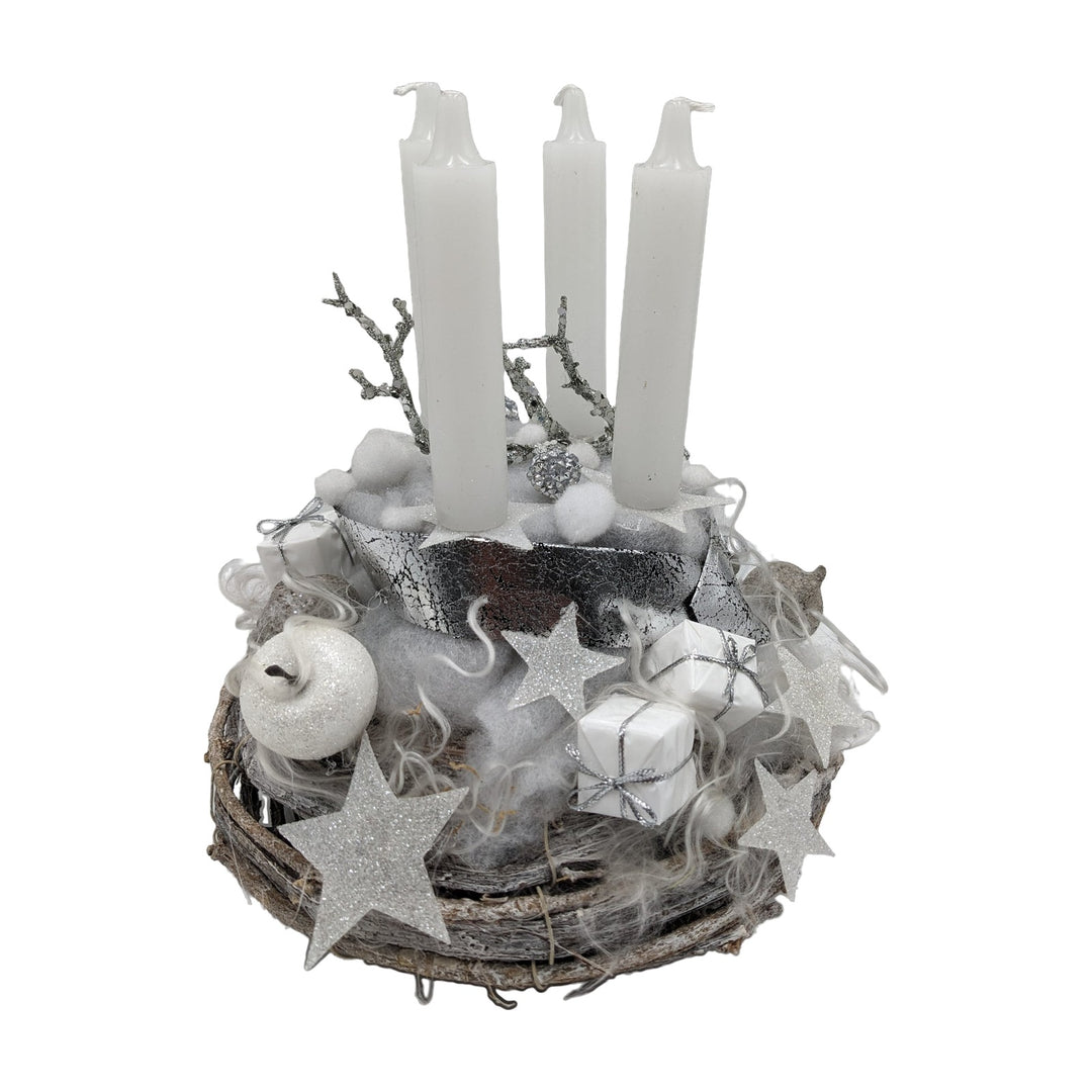 Adventskranz Sterne Apfel Geschenke weiß silber