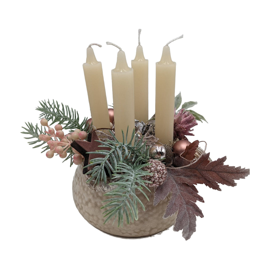 Freigestellt Adventsgesteck Kerzen Kugeln Eichel Blätter creme rosa