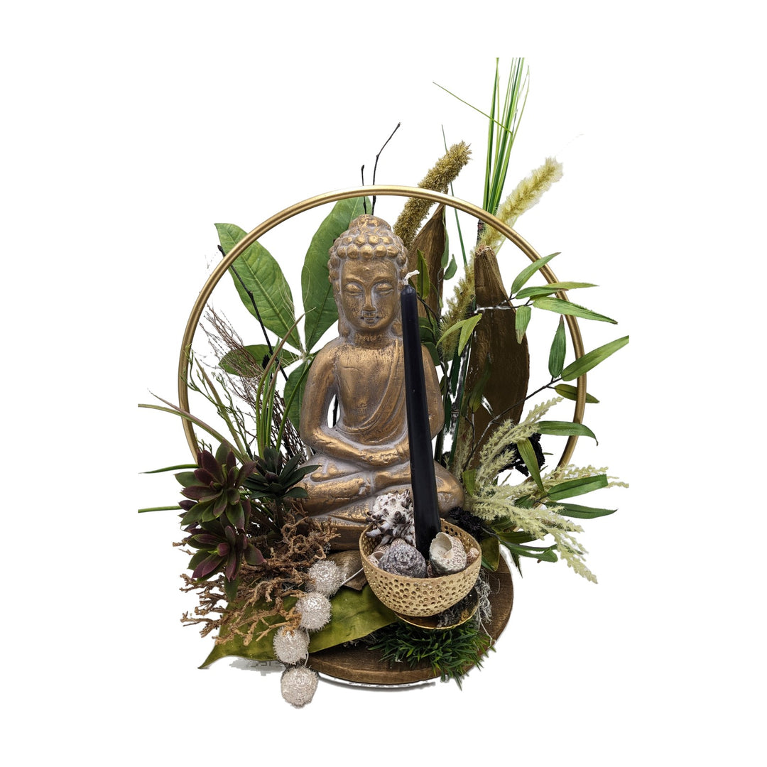 Freigestellt Dekogesteck Buddha Sukkulenten Muscheln im Goldring gold grün