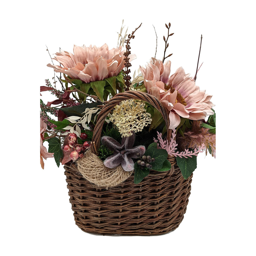 Freigestellt Herbstgesteck Tischgesteck Korb Sonnenblumen Efeu Laub rosa