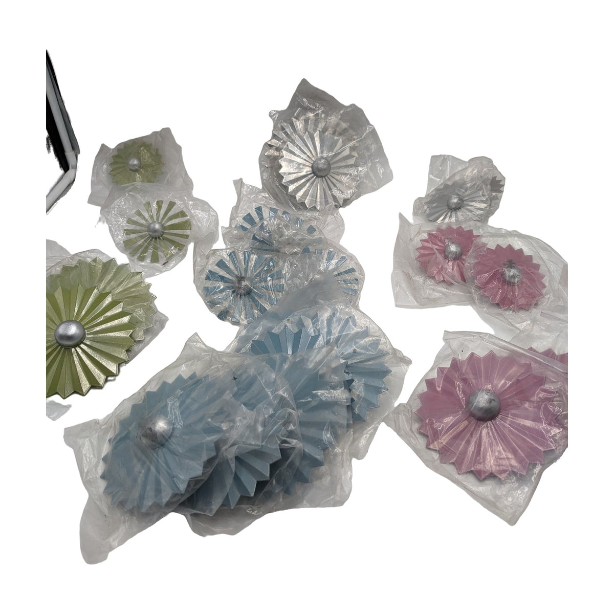 Freigestellt Metallblumen DIY Sommerdekoration rosa blau grün silber