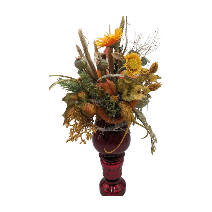 Freigestellt Herbstgesteck Kürbis Gerbera Mohnkapseln orange gelb