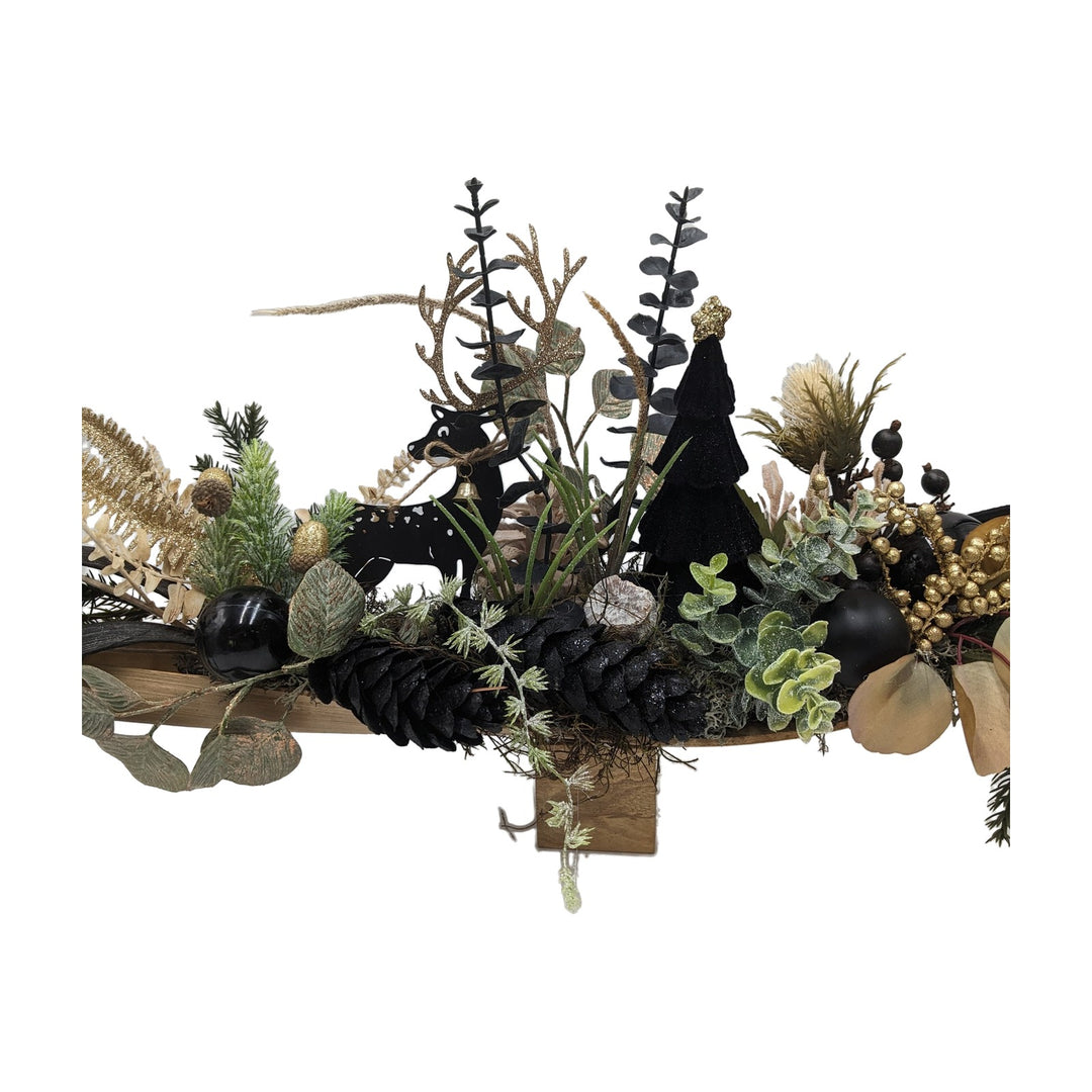 Freigestellt Weihnachtsgesteck Hirsch Zapfen Kugeln schwarz gold modern