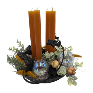 Freigestellt Adventsgesteck Kugeln Sterne Eukalyptus ocker schwarz