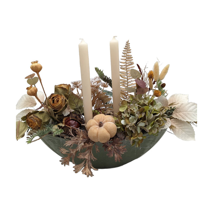 Freigestellt Herbstgesteck Kürbis Kastanie Hortensie creme grün mit Kerzen
