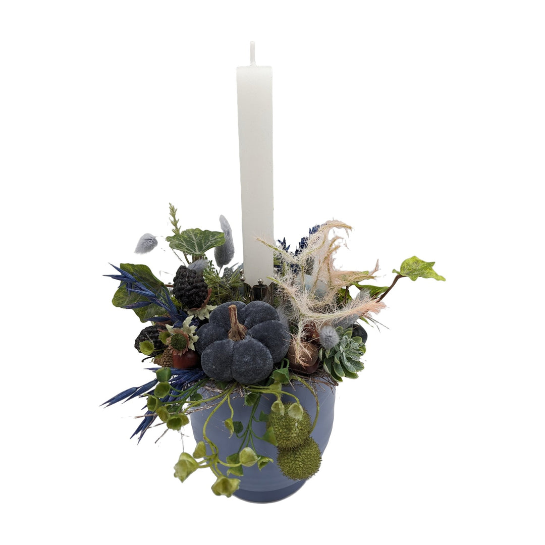 Freigestellt Herbstgesteck Kürbis Kastanie Sukkulente blau grün mit Kerze