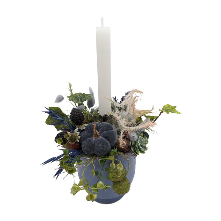 Freigestellt Herbstgesteck Kürbis Kastanie Sukkulente blau grün mit Kerze