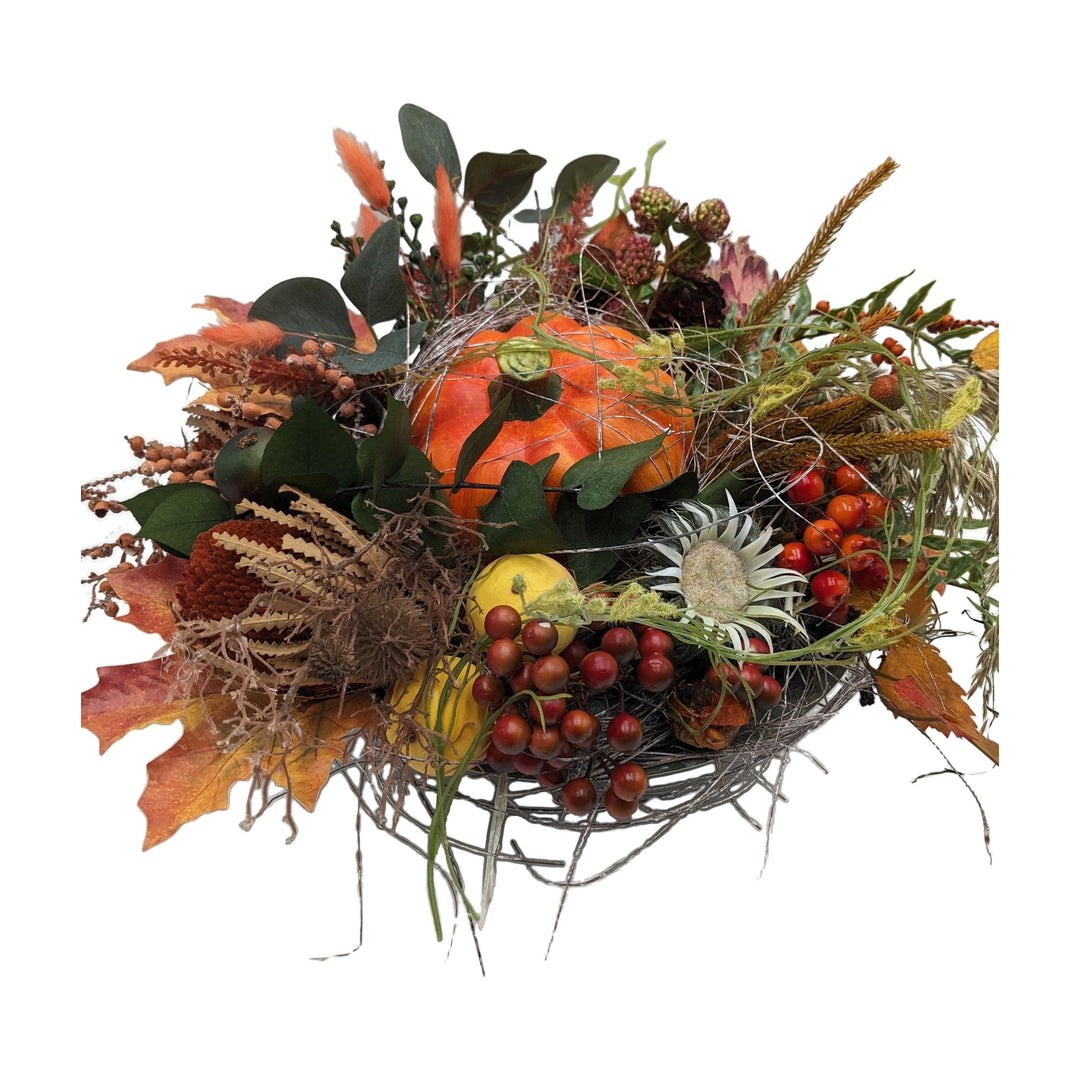 Freigestellt Herbstgesteck Kürbis Apfel Beeren Gräser orange gelb