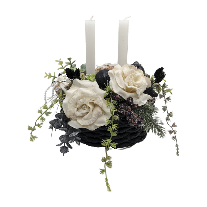Freigestellt Weihnachtsgesteck Rosen Kugel Geschenk creme schwarz