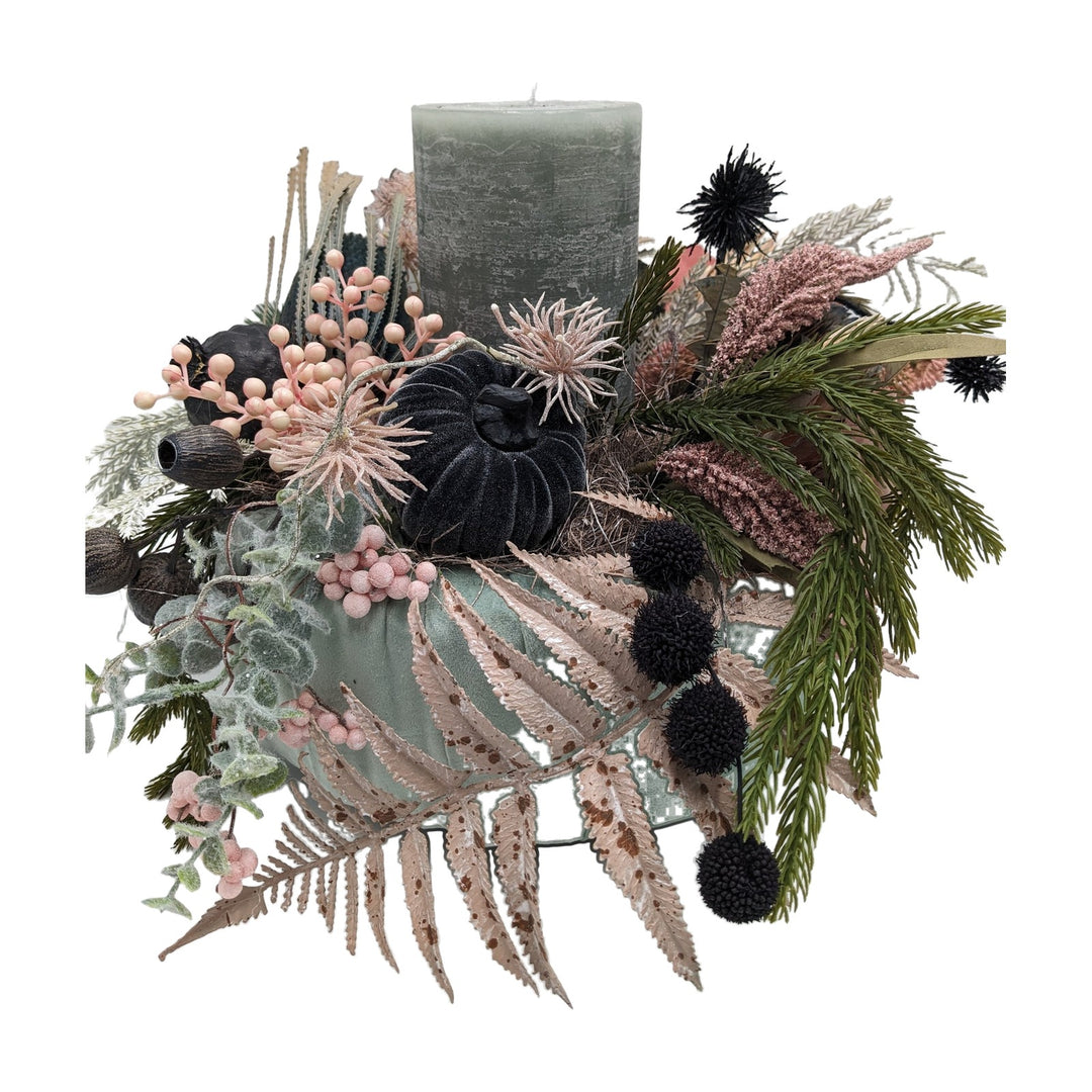 Freigestellt Herbstgesteck Kürbis Heide Farn salbei rosa mit Kerze