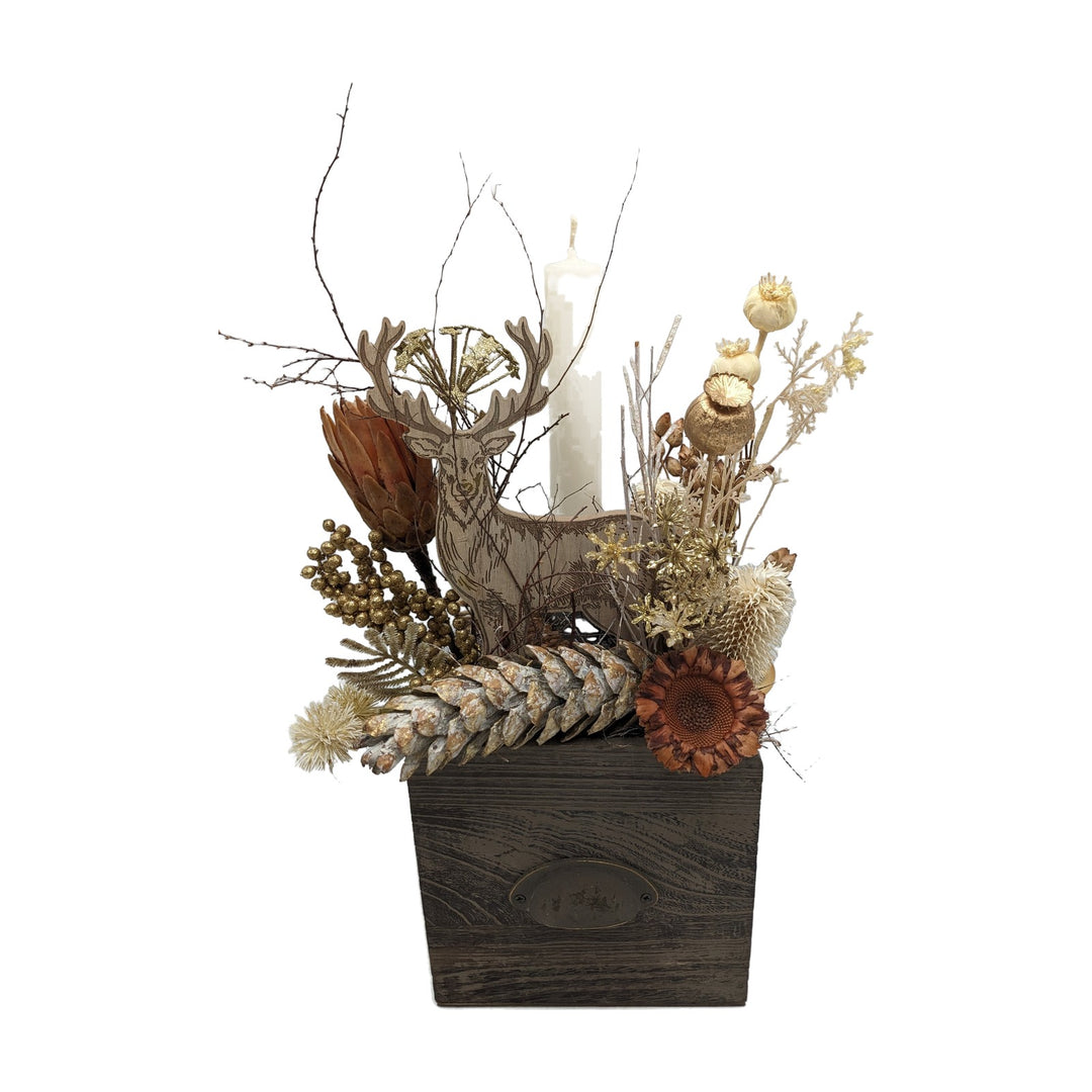 Freigestellt Herbstgesteck Zapfen Hirsch Mohnkapseln creme gold