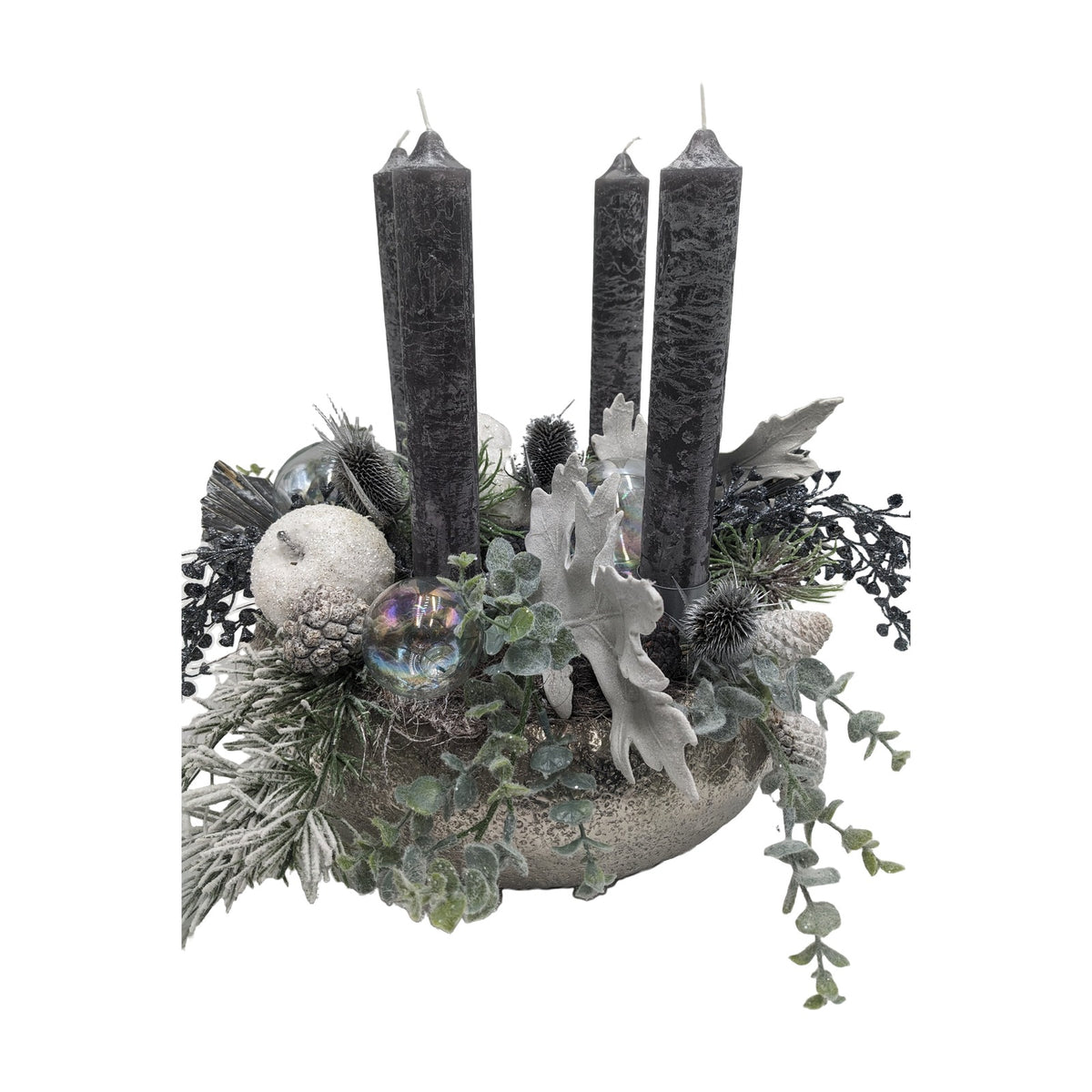 Freigestellt Weihnachtsgesteck modern Kerzen Kugel Apfel Distel silber grau