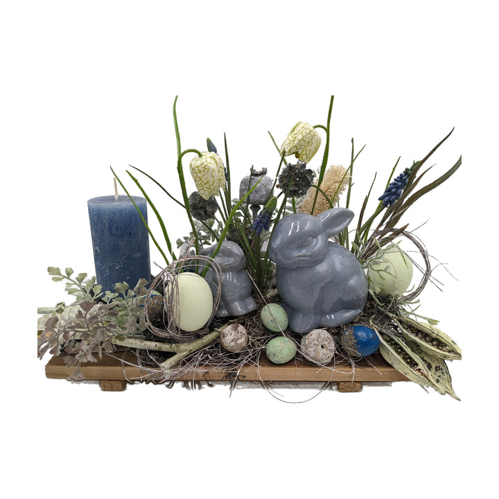 Freigestellt Ostergesteck Hase Ei Schachbrettblume blau mint