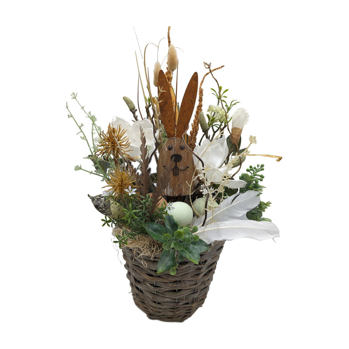 Freigestellt Ostergesteck Hase Magnolie Federn Eier weiß natur im Korb