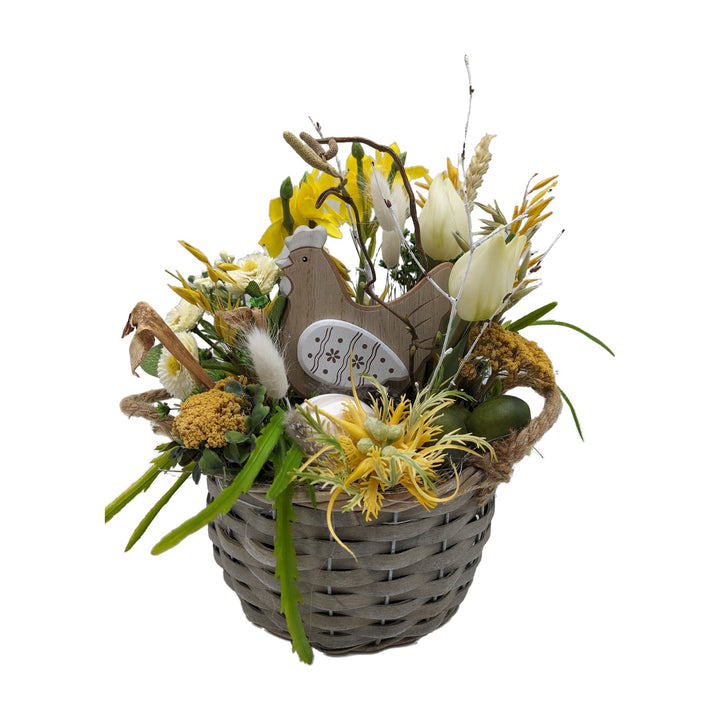 Freigestellt Ostergesteck Korb Huhn Bellis Tulpen Narzissen gelb weiß