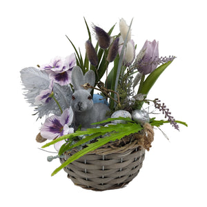 Freigestellt Ostergesteck Korb Hase Tulpen Stiefmütterchen Feder lila grau