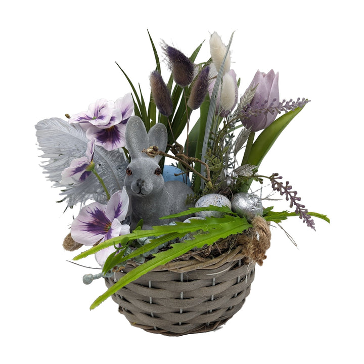 Freigestellt Ostergesteck Korb Hase Tulpen Stiefmütterchen Feder lila grau